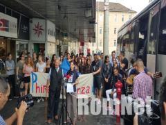 Útra kelt a roma fiatalok zarándokcsoportja Birkenauba