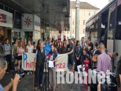 �tra kelt a roma fiatalok zar�ndokcsoportja Birkenauba