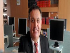 Ign�cz Istv�n vezeti ett�l a tan�vt�l a Gandhi Gimn�ziumot