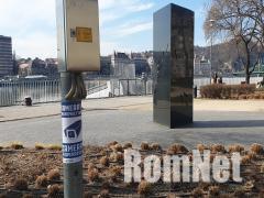 Kamer�kkal �rzik a Nehru parti Roma Holokauszt Eml�km�v�t