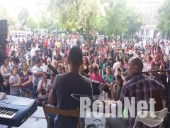 T�bb sz�zan eml�keztek a Phiren Amenca renedezv�ny�n a roma h�s�kre