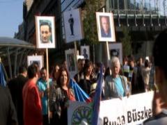 Felvonultak a Roma B�szkes�g napj�n