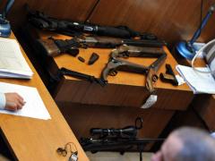 Gazdag cigányokat akart ölni egy gépfegyveres, magyar páros