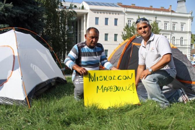 Tovább folytatják a demonstrációt a romák Miskolcon