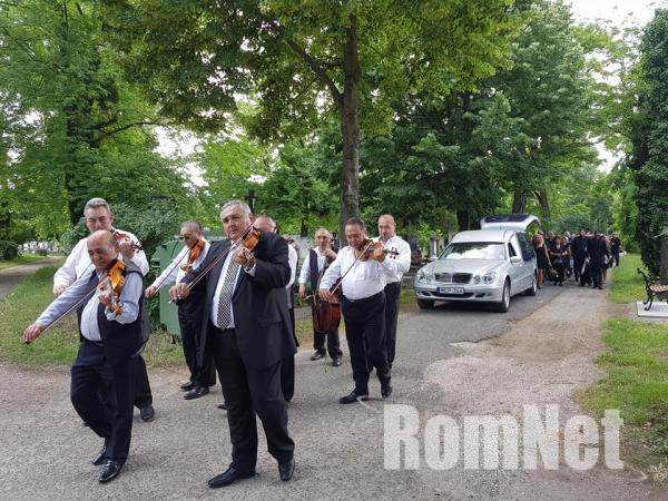 Choli Daróczi József temetése-A 100 Tagú cigányzenekar zenészei