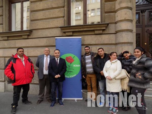 2- Népszavazási kezdeményezést nyújt be az Opre roma párt